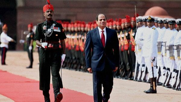 الرئيس المصري ضيف الشرف في احتفالات يوم الجمهورية 2023