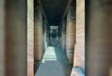 مقبرة تتماشى مع شروق الشمس في فصل الشتاء تم التنقيب عنها في مصر
