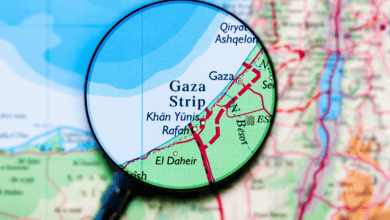 الفلسطينيون المحاصرون في قطاع غزة يتحولون إلى البيتكوين وسط الفوضى المالية (تقرير)
