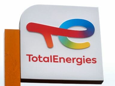 تبتعد شركة TotalEnergies عن حصتها في منتج الغاز الروسي