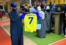 جماهير النصر تندفع لشراء بضائع النادي بعد توقيع رونالدو