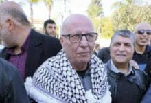 إسرائيل تطلق «عميد الأسرى» الفلسطينيين
