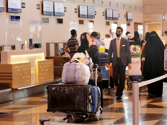 الانتقال إلى المملكة العربية السعودية: كل ما تريد معرفته عن تأشيرة الخروج / العودة