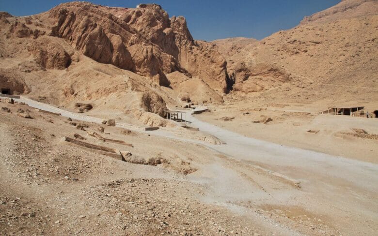 اكتشاف مقبرة ملكية في مصر تعود إلى عصر الدولة الحديثة!