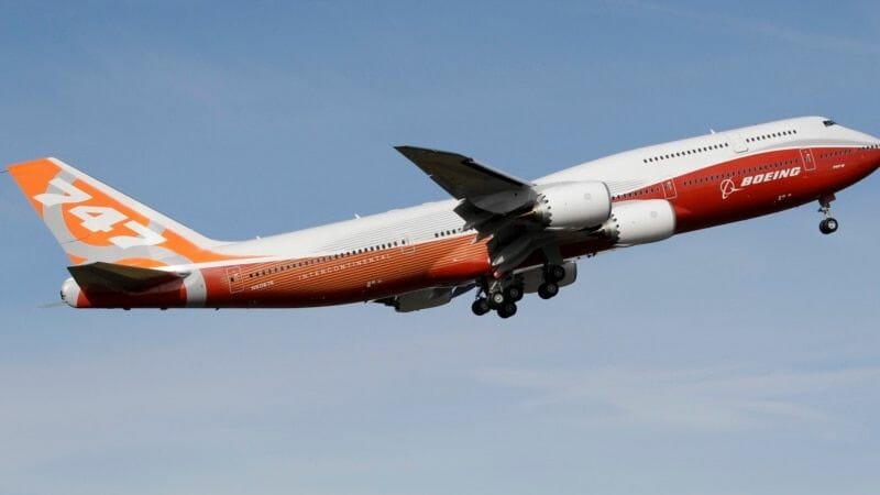 طائرة بوينج 747 ، طائرة جامبو أصلية ، تستعد للإرسال النهائي
