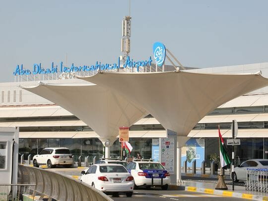 كيف يمكنك تمديد صلاحية تأشيرة الزيارة لدولة الإمارات العربية المتحدة لمدة 60 يومًا أخرى