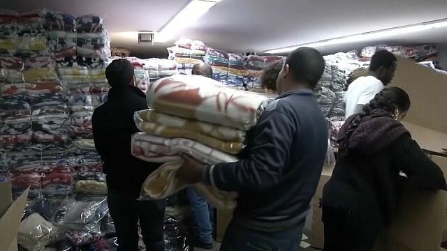 المتطوعون في مصر يجمعون التبرعات لإرسالها إلى سوريا