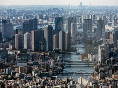 تدير اليابان النمو في الربع الأخير مع عودة السياحة