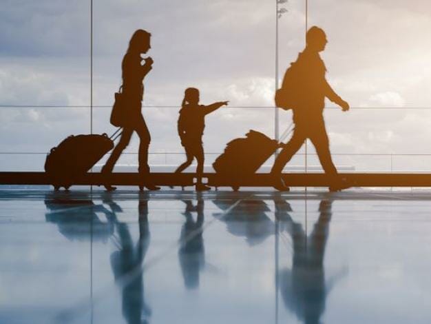 كيفية التقدم بطلب للحصول على تأشيرة زيارة لمدة 90 يومًا للأصدقاء والعائلة في الإمارات العربية المتحدة