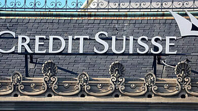 وزير المالية البريطاني ، محافظ بنك إنجلترا على اتصال بشأن Credit Suisse: المصدر
