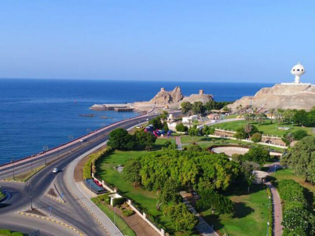 يمكن لأكثر من 100 جنسية دخول عمان بدون تأشيرة