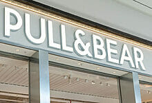فستان Pull & Bear ميدي بأكمام ثلاثة أرباع لأزياء غير رسمية