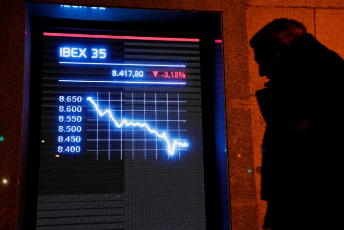 تسببت أزمة Credit Suisse في أكبر انخفاض في IBEX 35 خلال عام ونصف