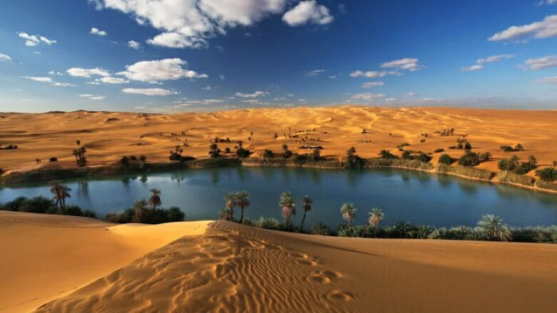اكتشاف الجمال الغامض لصحراء مصر وواحاتها وصحاريها