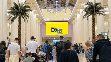 هل تخطط لاستخدام المترو من مطار دبي الدولي (DXB)؟ إليك كل ما تحتاج لمعرفته حول المواعيد وسياسة الأمتعة والطرق