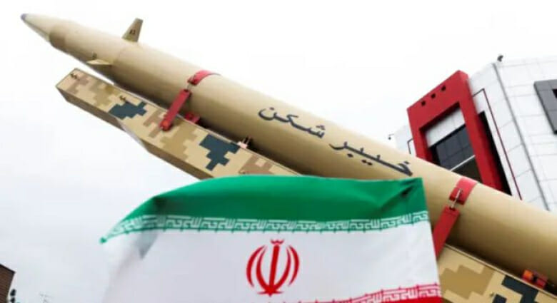 الرئيس الإيراني يهدد بتدمير تل أبيب: أمريكا تغادر الشرق الأوسط
