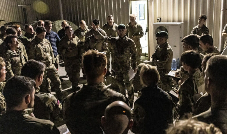 القوات المسلحة البريطانية تستولي على مطار السودان مع تسارع وتيرة رحلات الإجلاء