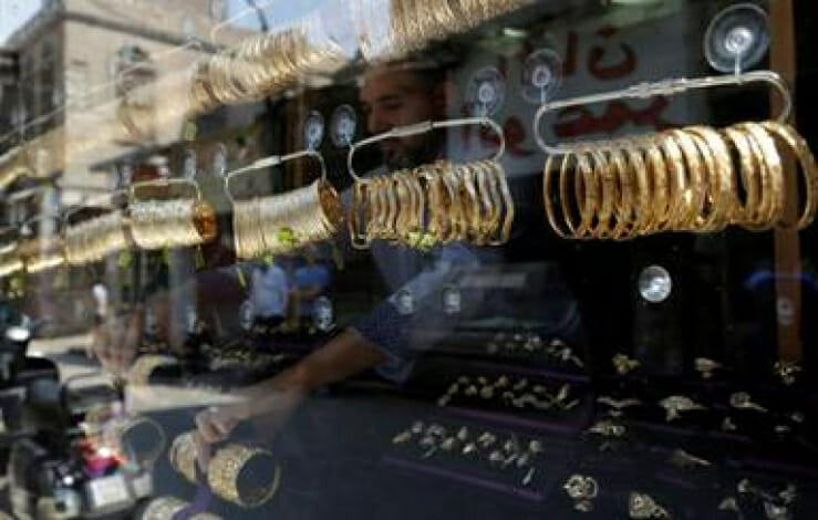مجلس الوزراء يوافق على مشروع مرسوم بإعفاء المسافرين من ضريبة الذهب