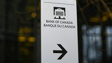 يشعر بنك كندا بالقلق أكثر من المعتاد بشأن أعباء الديون