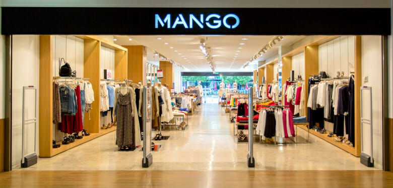 يترك Mango Outlet هذه البذلة الطويلة الأكثر أناقة بتطريز سويسري بنصف السعر تقريبًا