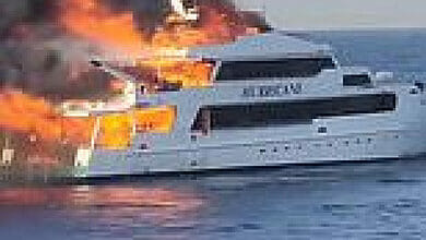 تعرض القارب المصري “مشاكل متكررة” قبل اندلاع حريق أدى إلى فقد ثلاثة بريطانيين ، حسب ادعاءات ركاب