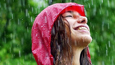 يشرح الباحثون سبب قدرة بعض الناس على التنبؤ بقدوم المطر عن طريق الرائحة