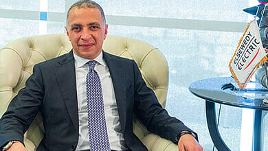 كيف تصل حصة رجل الأعمال المصري أحمد السويدى في شركة الكهرباء إلى مليار دولار