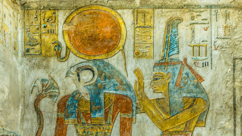 اخترع المصريون “النظارات الشمسية”