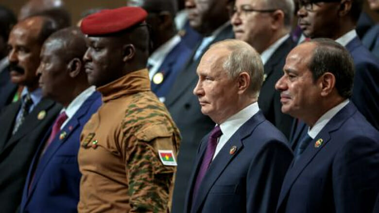 أعلن بوتين أن روسيا وقعت اتفاقيات تعاون عسكري مع أكثر من 40 دولة أفريقية