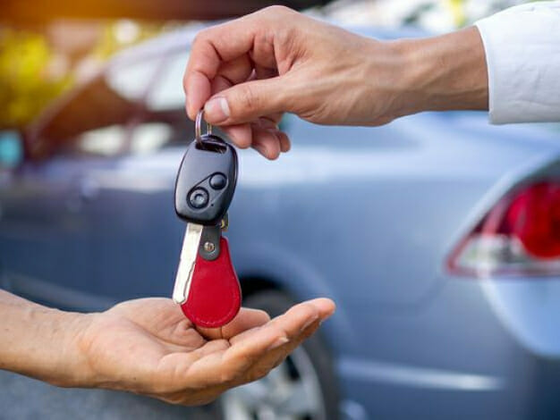 الإمارات العربية المتحدة: هل تريد بيع سيارتك في إمارة أخرى؟ يجب أن يكون لديك شهادة نقل ملكية السيارة – وإليك كيفية التقدم بطلب للحصول عليها