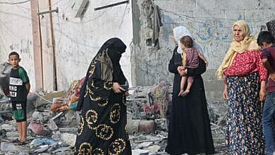 مصادر: مصر تناقش مساعدات غزة وترفض فتح ممرات للمدنيين