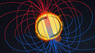 أقطاب الشمس المغناطيسية تختفي. كيف ستتأثر الأرض بهذا؟