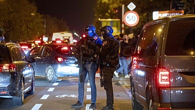 مقتل اثنين من مشجعي كرة القدم السويديين في إطلاق نار في بروكسل