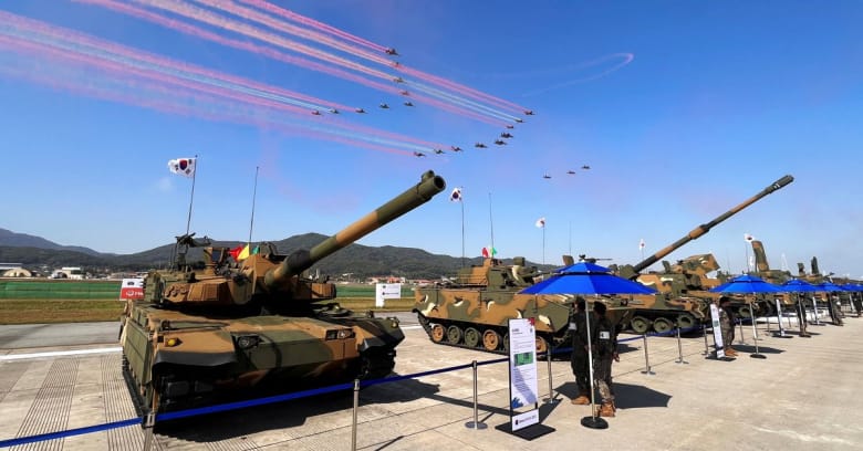 كوريا الجنوبية تقيم أكبر معرض دفاعي في محاولة لتعزيز المبيعات العالمية