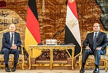 السيسي يرفض تدفق اللاجئين إلى غزة ويلقي باللوم على إسرائيل في منع المساعدات