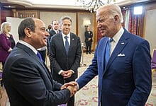 بايدن والسيسي يتفقان على تسريع دخول المساعدات لغزة ورفض «التهجير»