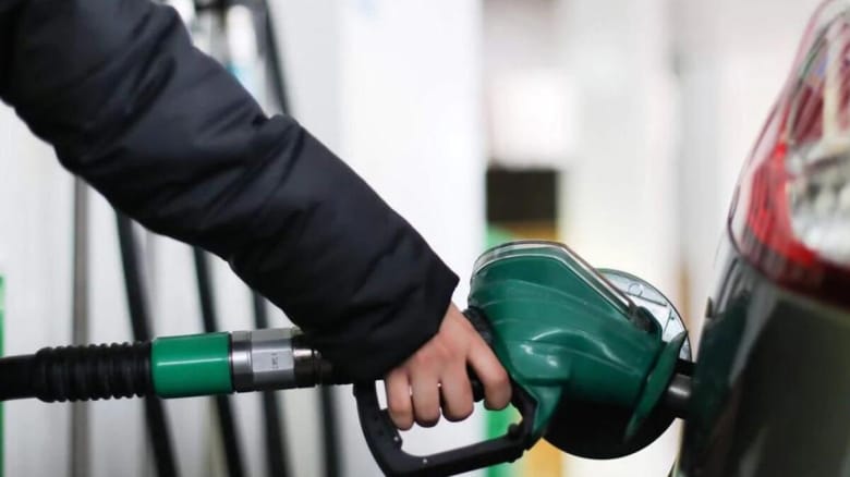 انخفاض أسعار البنزين في الإمارات العربية المتحدة بمقدار 41 فلسًا للتر: السكان سيوفرون الكثير من الوقود في نوفمبر